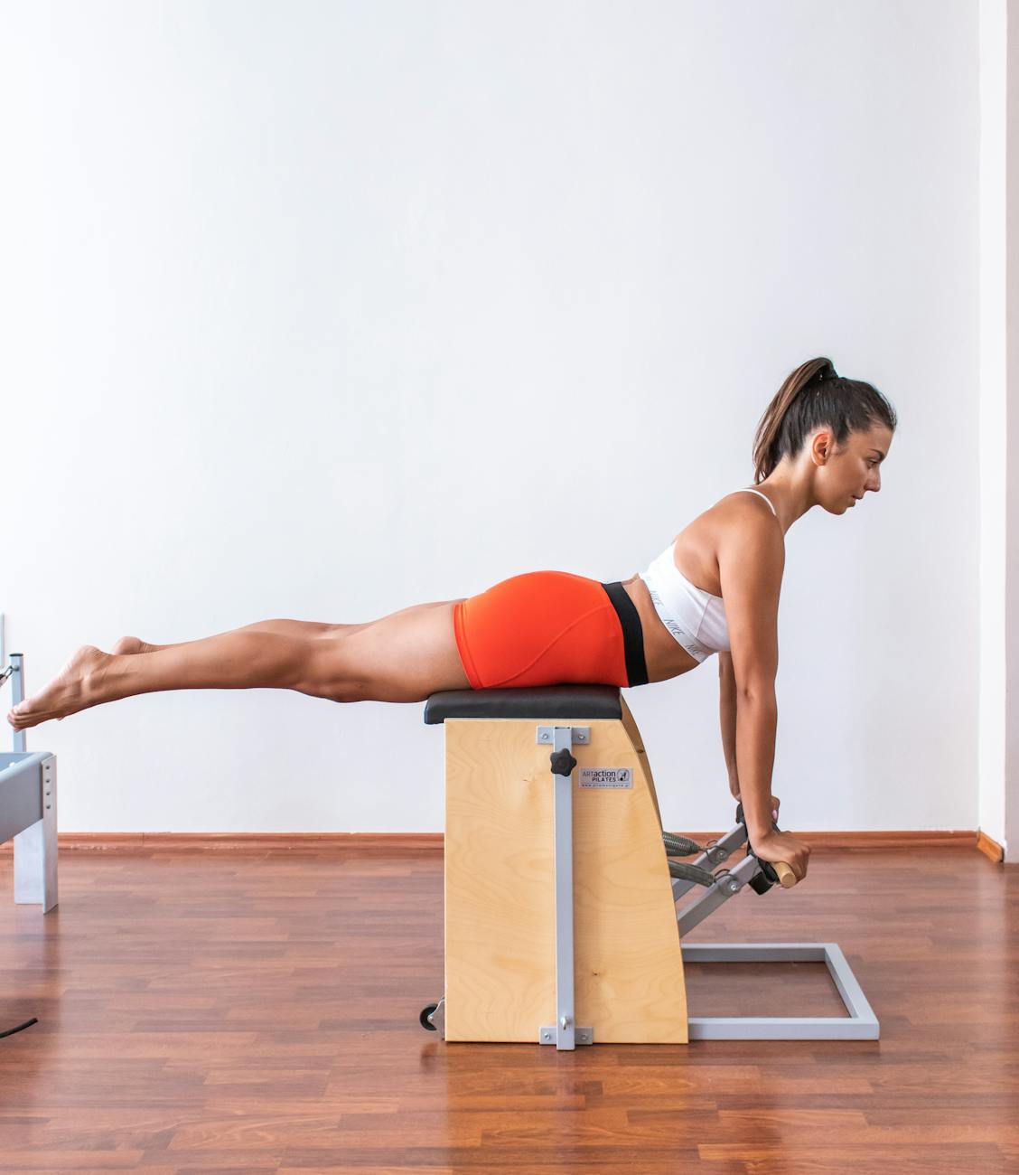 La Chair de Pilates: la máquina de pie que trabaja equilibrio y fuerza